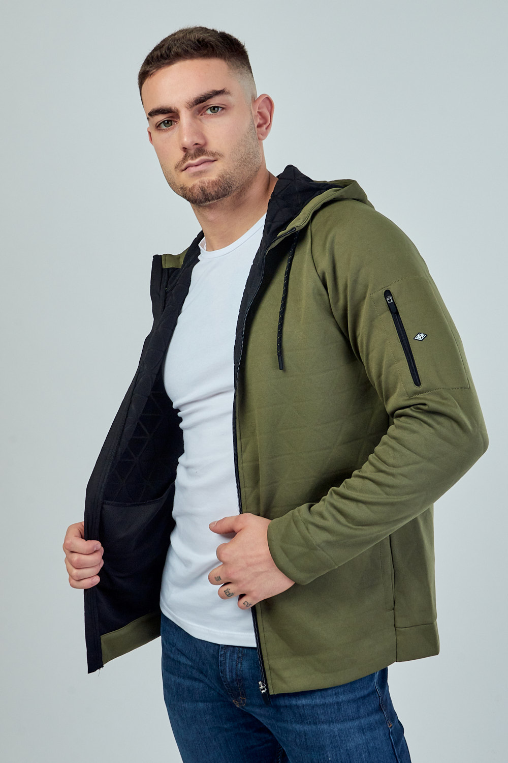 CAMPERA QUEST CAMPERA QUEST