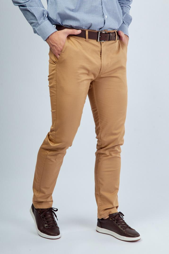 Cómo combinar una camiseta henley de rayas horizontales en azul marino y  blanco para hombres de 30 años (2 outfits) | Lookastic España