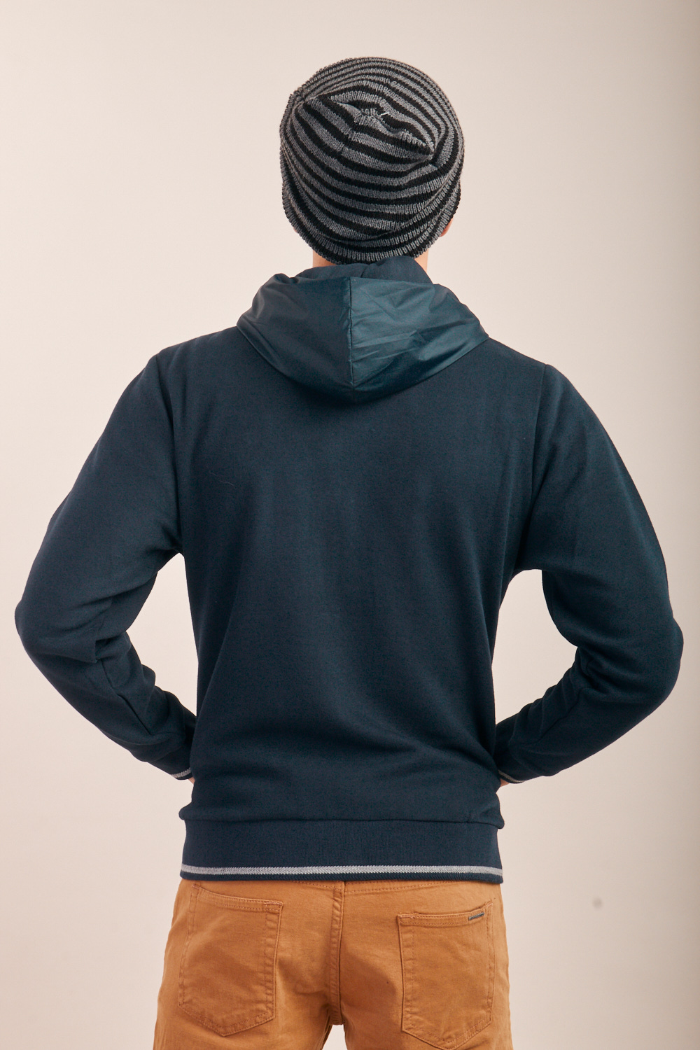 CAMPERA NOVEMBER CANGURO CAMPERA NOVEMBER CANGURO